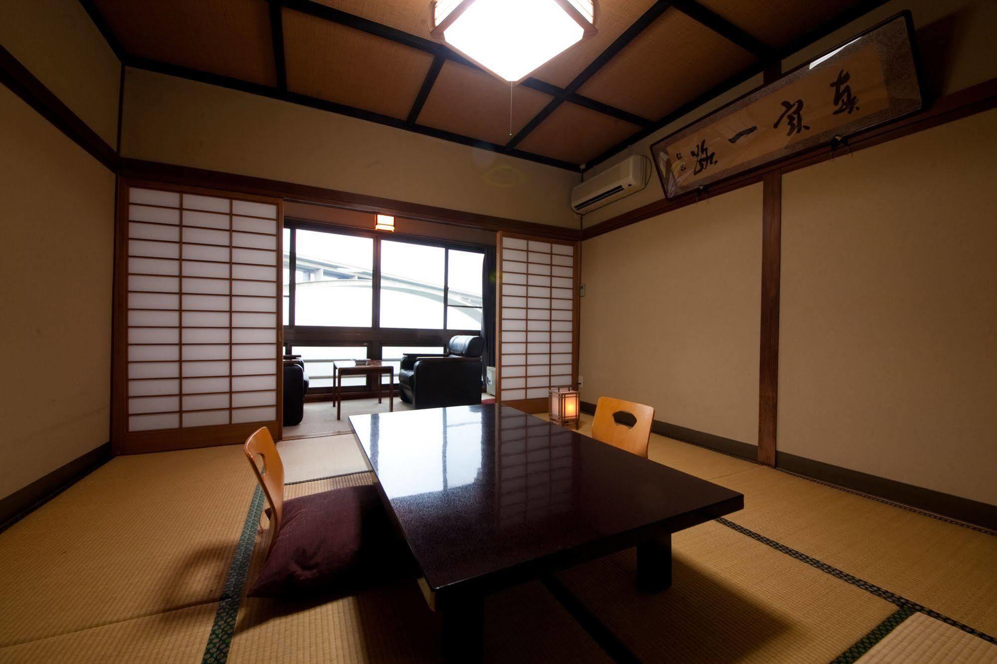 Okamotoya Hotel เบ็ปปุ ภายนอก รูปภาพ