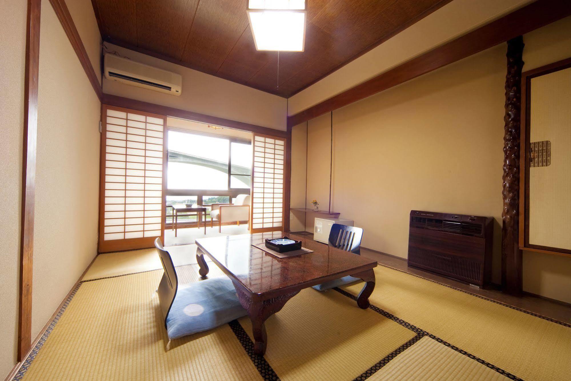 Okamotoya Hotel เบ็ปปุ ภายนอก รูปภาพ