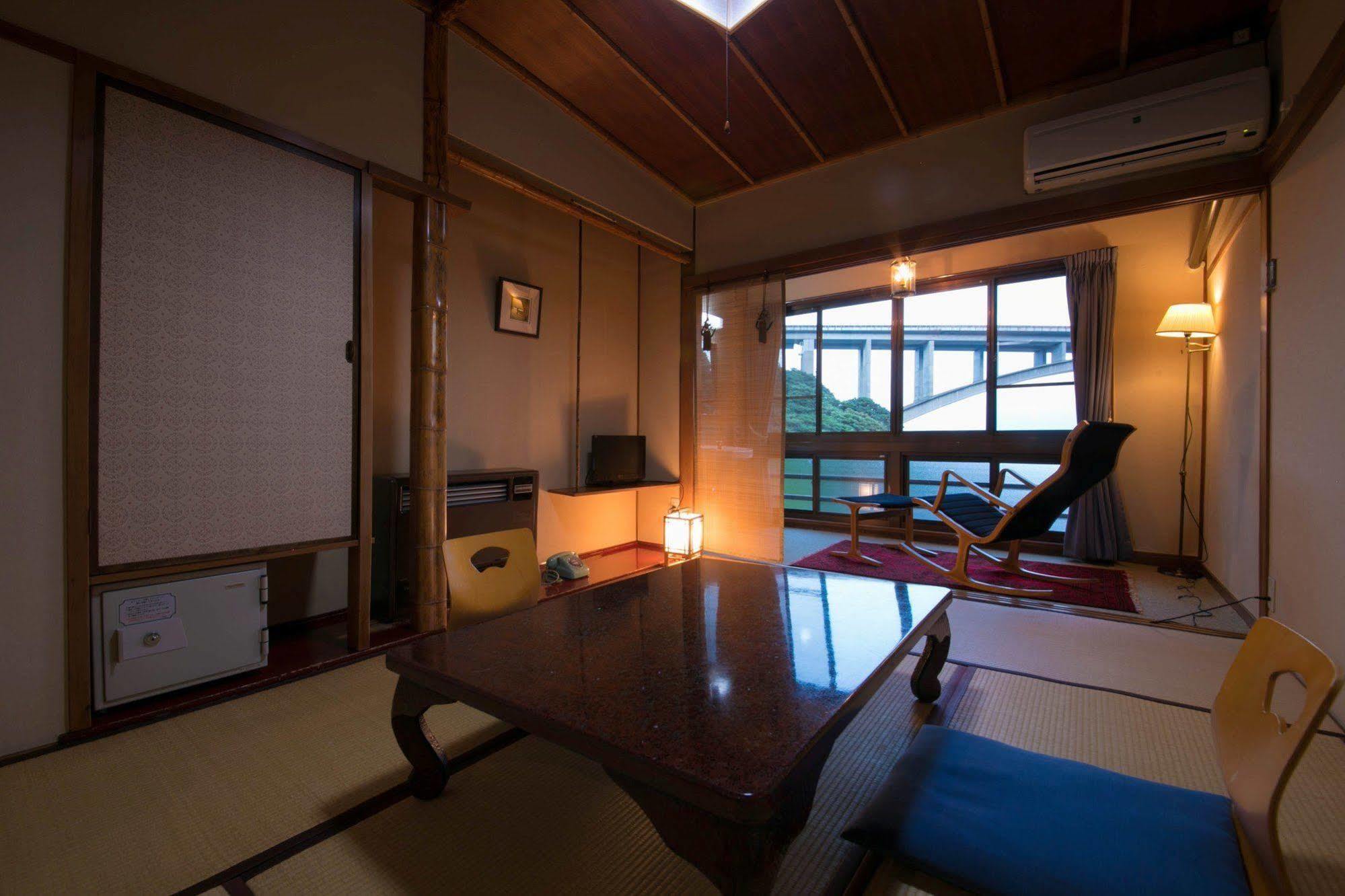 Okamotoya Hotel เบ็ปปุ ภายนอก รูปภาพ